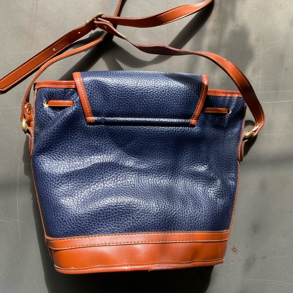 Pebble navy blue and brown crossbody bucket bag/purse - Picture 2 of 9
